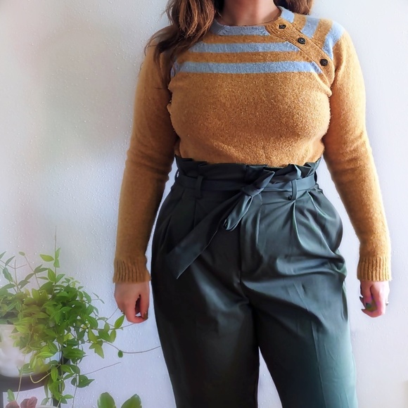 Very Soft Classic Sweater - Picture 4 of 8